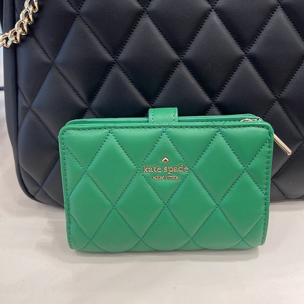 Kate Spade Carey Smooth Quilted Leather Medium Bifold Wallet 
Green Bean 

NWT